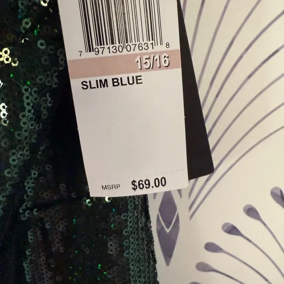 Emerald Green Sequin Bodycon Dress with Cut-Out - Picture 4 of 8